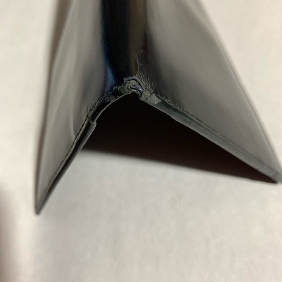 authentic GUCCI glazed calfskin CHECKBOOK wallet - Picture 8 of 8